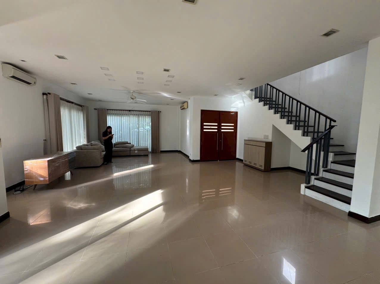 Cho thuê Căn hộ chung cư Quận 2, Hồ Chí Minh, Diện tích 150m², Giá Thương lượng 3