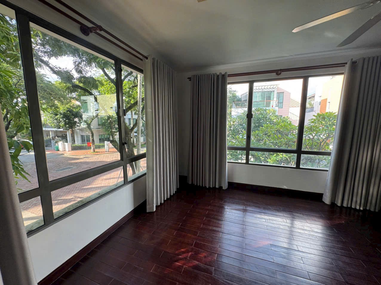 Cho thuê Căn hộ chung cư Quận 2, Hồ Chí Minh, Diện tích 150m², Giá Thương lượng 4