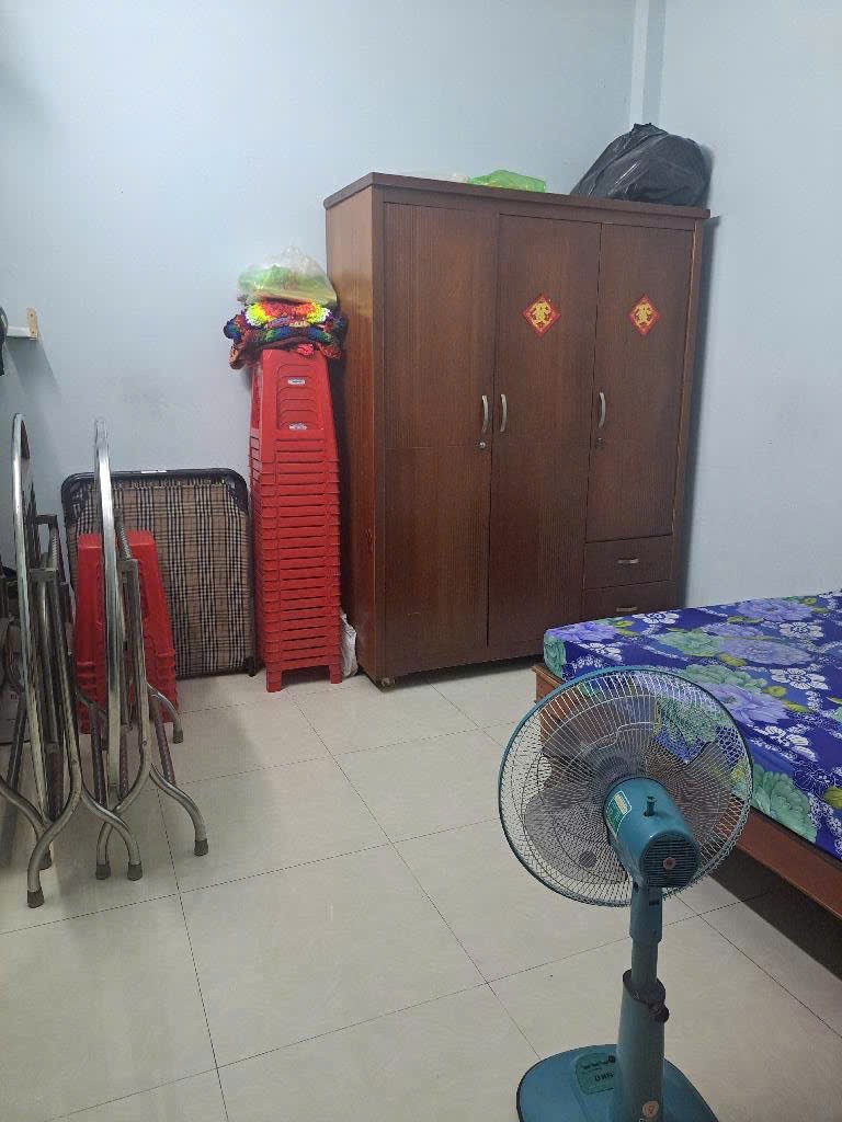 BÁN NHÀ CẤP 4 (5x28) MẶT TIỀN LÊ VĂN KHƯƠNG, QUẬN 12 GIÁ CHỈ 10 TỶ 200 CHỐT 2