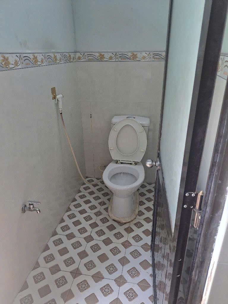 BÁN NHÀ CẤP 4 (5x28) MẶT TIỀN LÊ VĂN KHƯƠNG, QUẬN 12 GIÁ CHỈ 10 TỶ 200 CHỐT 3