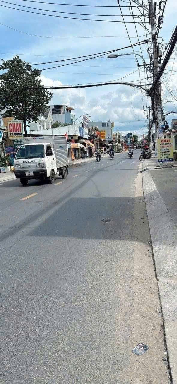 BÁN NHÀ (5x32) MT TRẦN VĂN MƯỜI VỊ TRÍ SIÊU ĐẸP, NGAY CHỢ CHỮ S 2