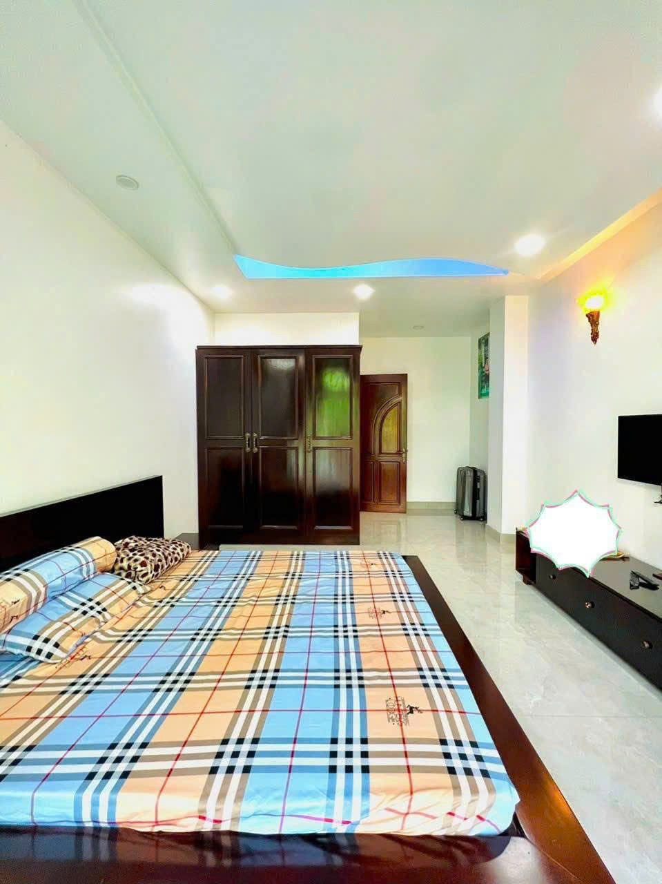 Cho thuê Nhà mặt tiền Phường Bình Trưng Đông, Quận 2, Diện tích 108m², Giá 25 Triệu/tháng