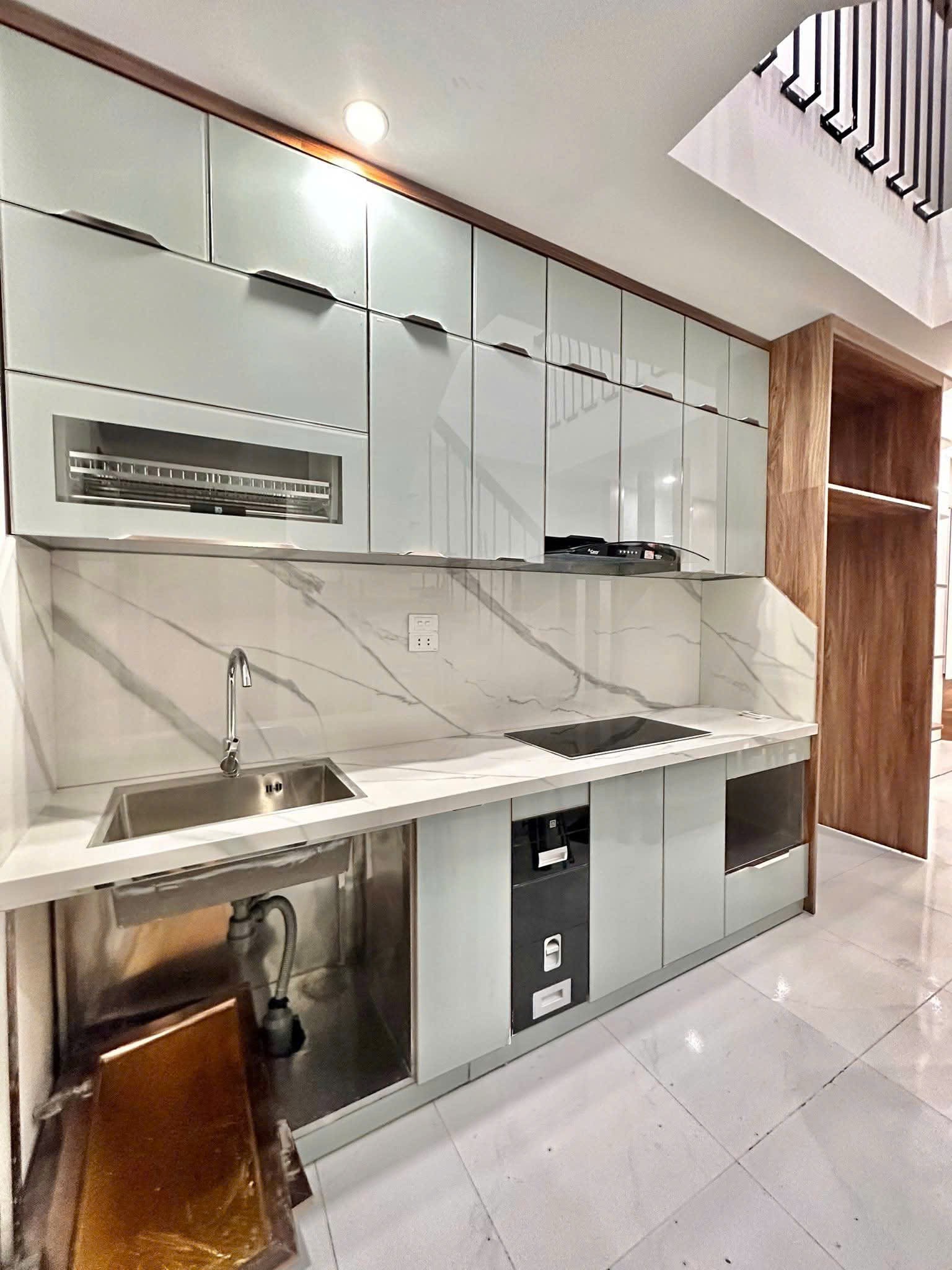 KHU VIP NGUYỄN SƠN LONG BIÊN BÁN NHÀ 6 TẦNG NHỈNH 8 TỶ 3