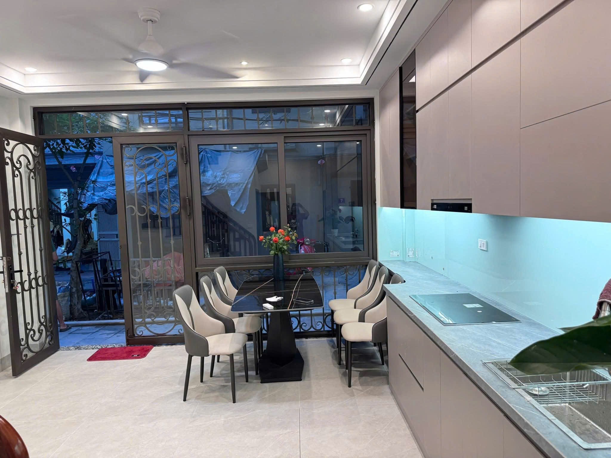 SIÊU PHẨM 6 TẦNG TẠI PHỐ HOA LÂM - VIỆT HƯNG GIÁ RẺ 2
