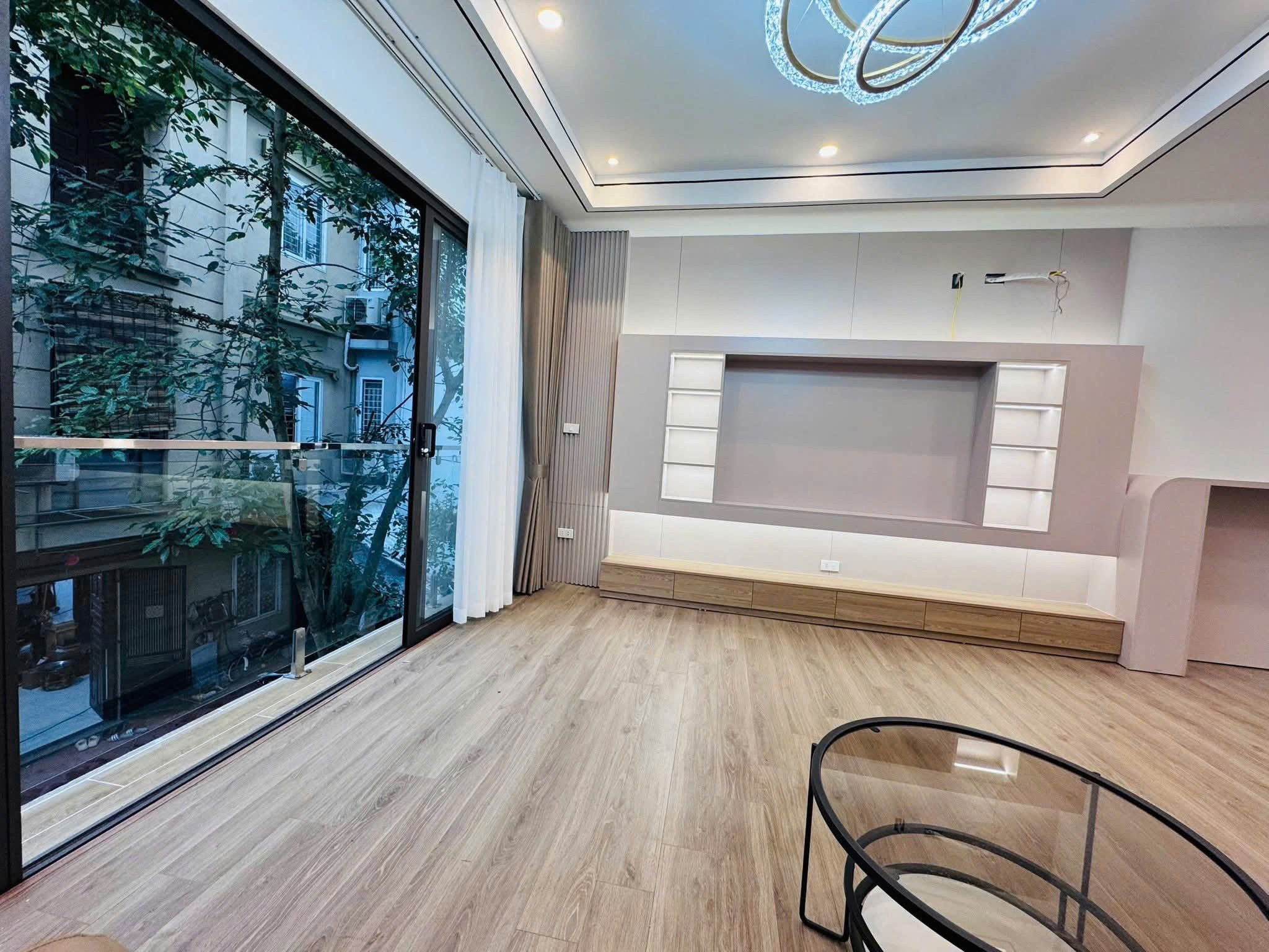 SIÊU PHẨM 6 TẦNG TẠI PHỐ HOA LÂM - VIỆT HƯNG GIÁ RẺ 5