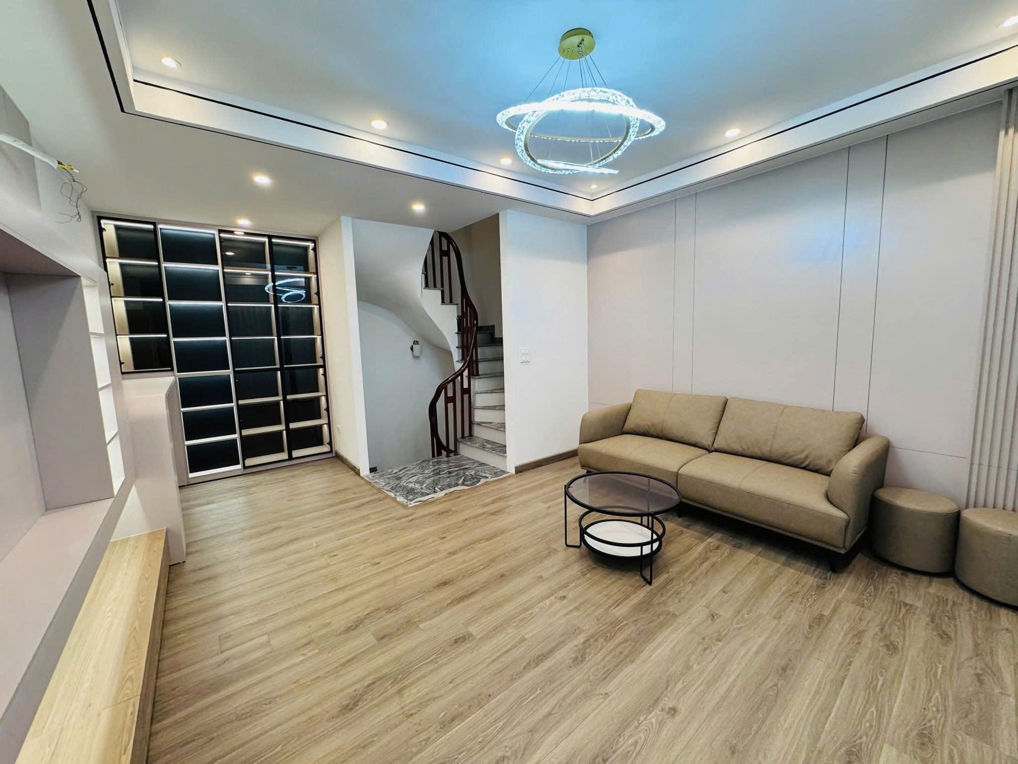 SIÊU PHẨM 6 TẦNG TẠI PHỐ HOA LÂM - VIỆT HƯNG GIÁ RẺ 4