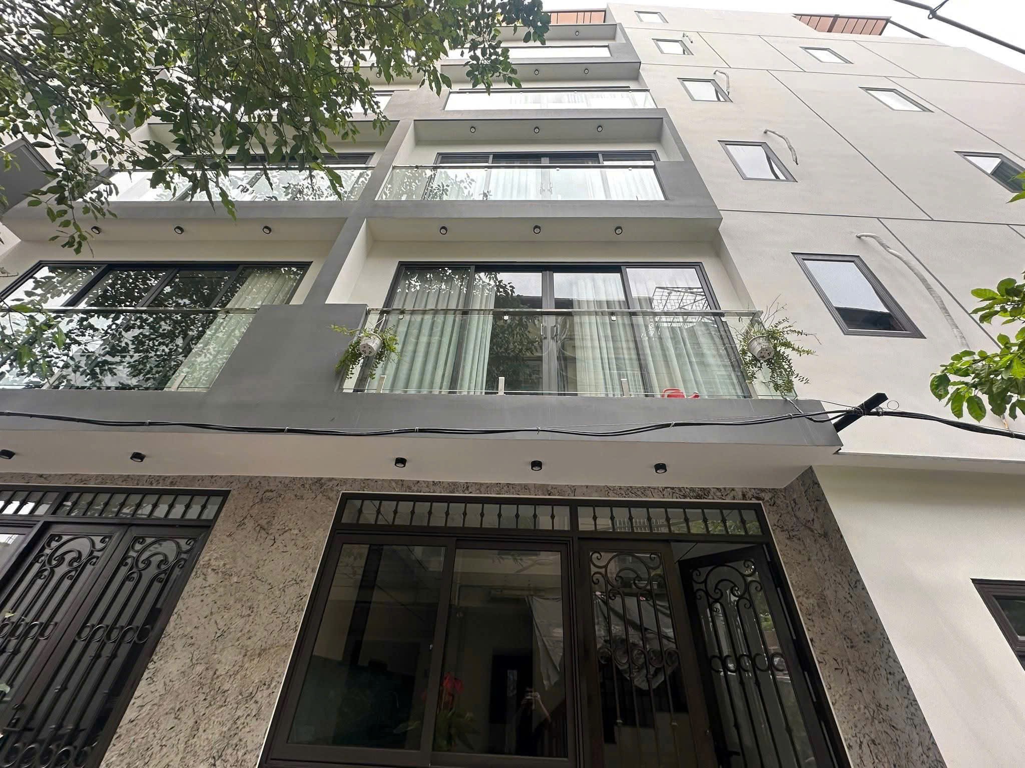 SIÊU PHẨM 6 TẦNG TẠI PHỐ HOA LÂM - VIỆT HƯNG GIÁ RẺ
