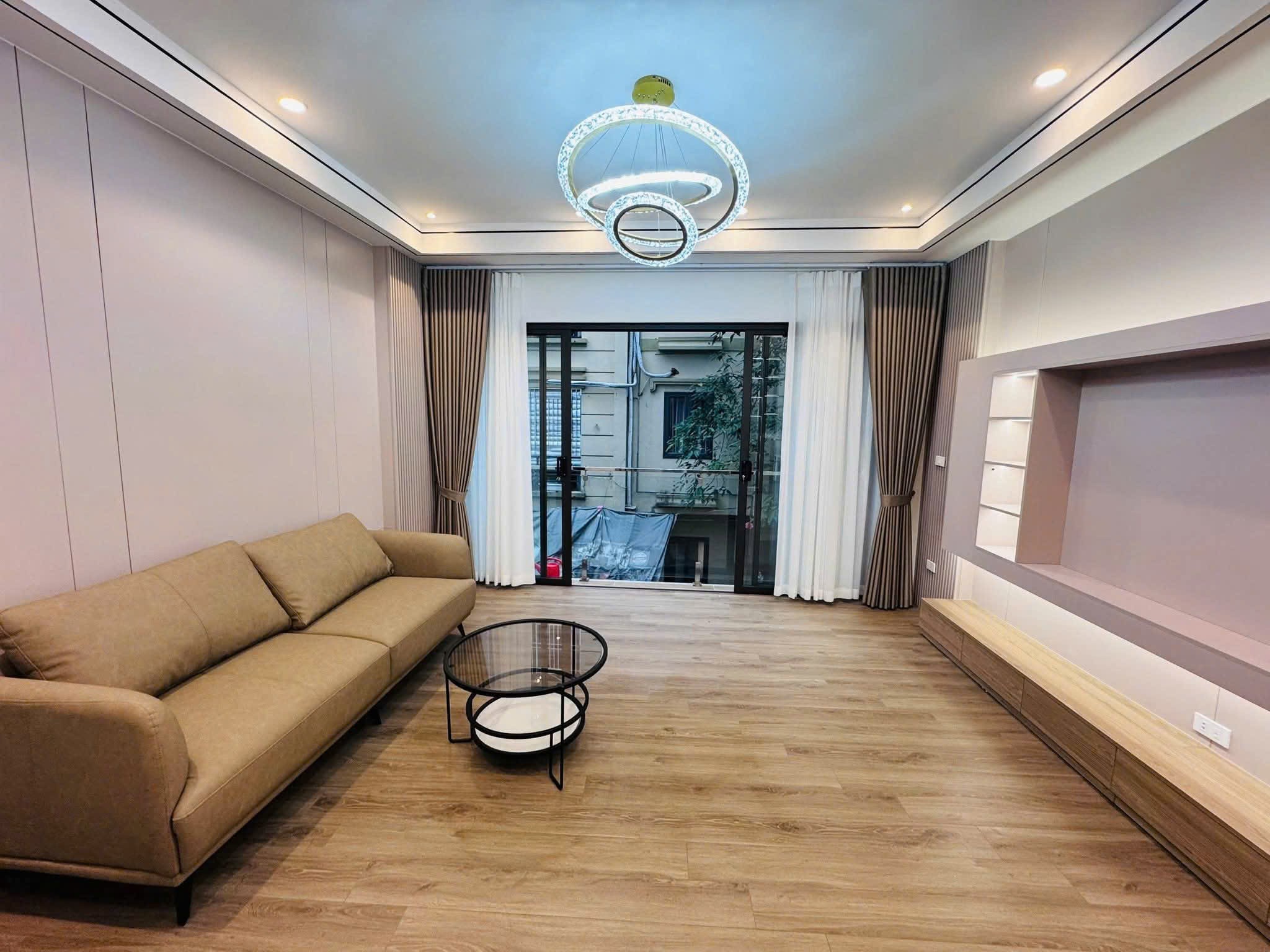 SIÊU PHẨM 6 TẦNG TẠI PHỐ HOA LÂM - VIỆT HƯNG GIÁ RẺ 3