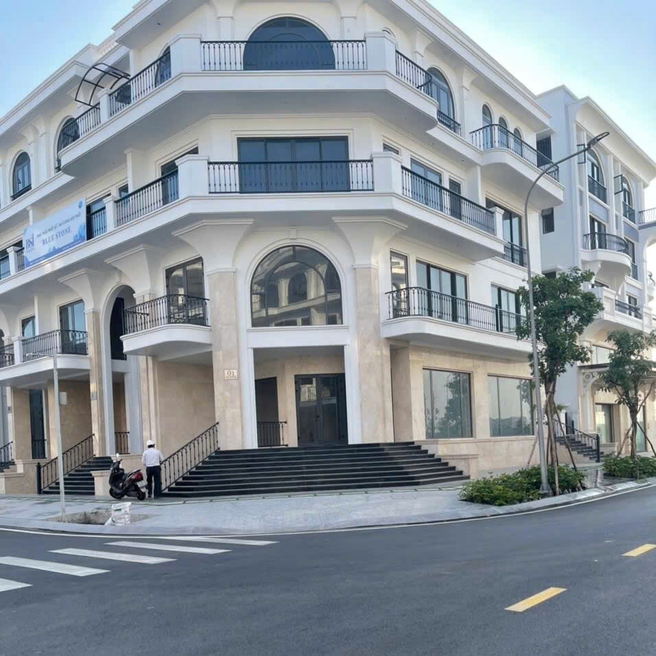 Cho thuê Nhà mặt tiền Phường Hiệp Bình Phước, Thủ Đức, Diện tích 205m², Giá 50 Triệu/tháng 9
