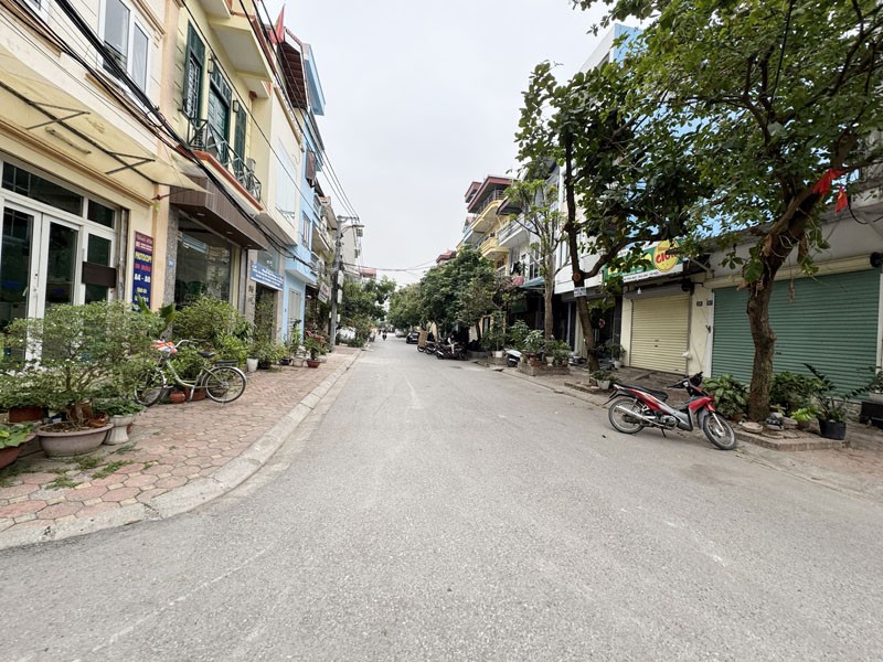 Bán 132m2 nhà 3 tầng, lô góc 3 mặt thoáng, sát cổng phụ trường ĐH Nông Nghiệp - Phù hợp: Kinh doanh 2