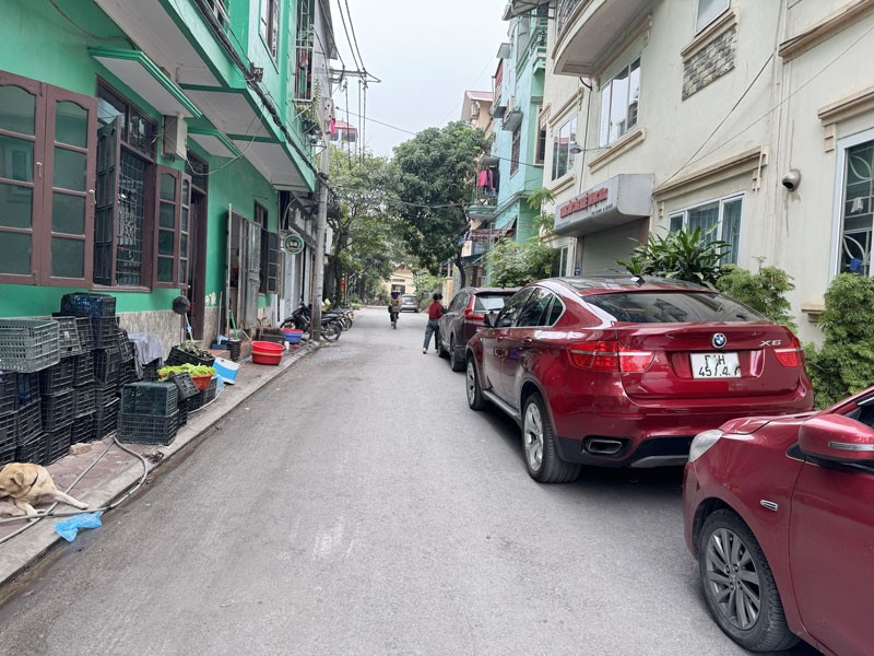 Bán 132m2 nhà 3 tầng, lô góc 3 mặt thoáng, sát cổng phụ trường ĐH Nông Nghiệp - Phù hợp: Kinh doanh 3