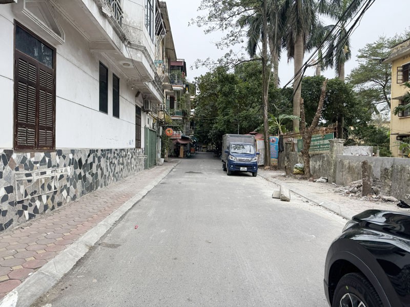 Bán 132m2 nhà 3 tầng, lô góc 3 mặt thoáng, sát cổng phụ trường ĐH Nông Nghiệp - Phù hợp: Kinh doanh 5