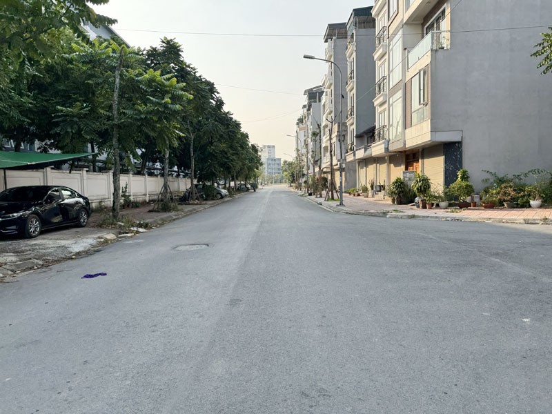 Cần bán lô góc 30m2 đất TĐC Ngọc Thụy. Đường rộng 15m, view trường học siêu thoáng 2