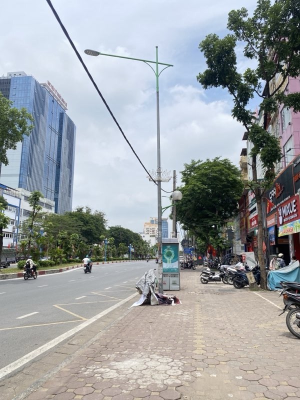 MẶT PHỐ HOÀNG QUỐC VIỆT - 54M² X 5 TẦNG - VỈA HÈ 7M -  Ô TÔ DỪNG ĐỖ - SỔ VUÔNG ĐÉT 3