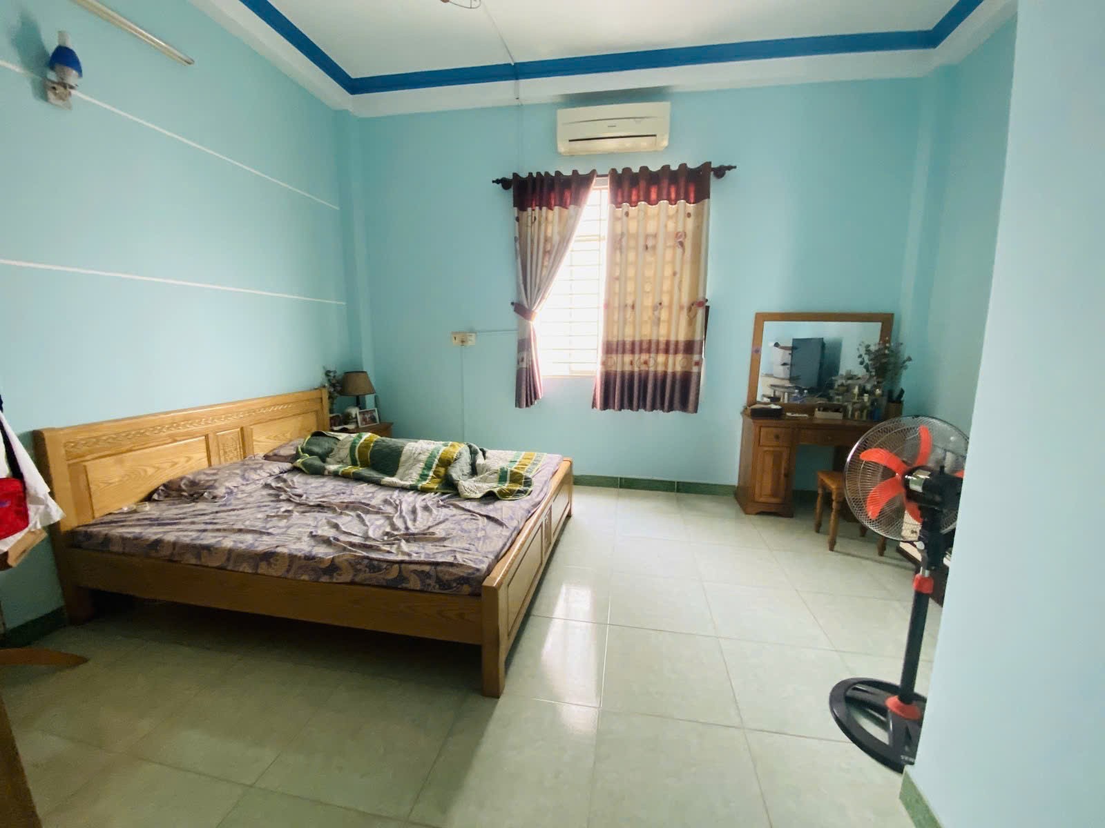 BÁN GẤP Nhà Hẽm Huỳnh Tấn Phát, Quận 7 - Vị Trí Vàng,5x19- 8 ty5 2