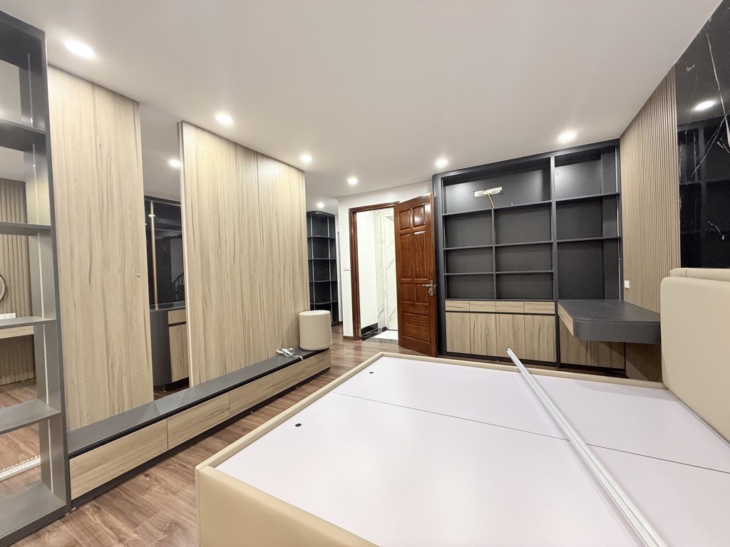 Cần bán Nhà mặt tiền đường Hoàng Mai, Phường Hoàng Văn Thụ, Diện tích 55m², Giá 19.8 Tỷ 5