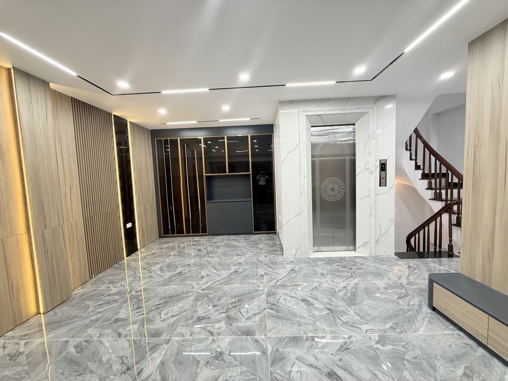Cần bán Nhà mặt tiền đường Hoàng Mai, Phường Hoàng Văn Thụ, Diện tích 55m², Giá 19.8 Tỷ 6