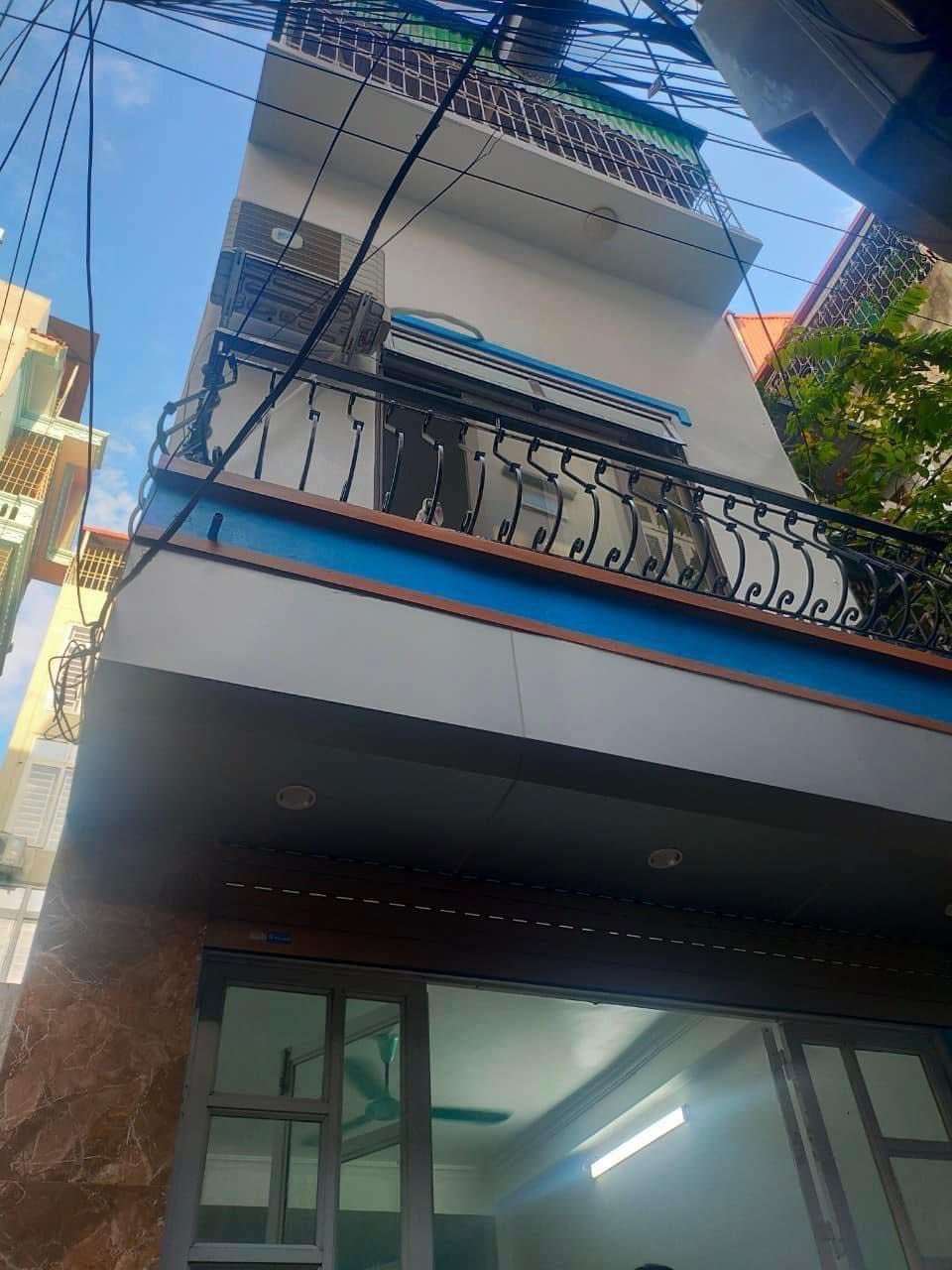 Bán ngay căn nhà 43m2 phố Hoàng Hoa Thám trung tâm quận Ba Đình 9