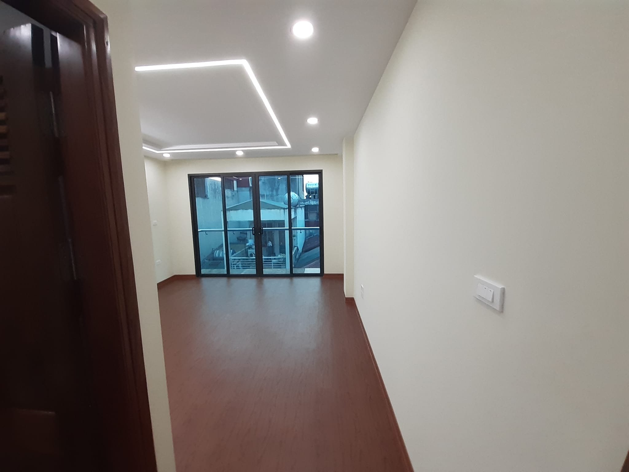 Bán nhà 8 tầng 66 m2 phố Nguyễn Chánh giá 26.8 tỷ 3