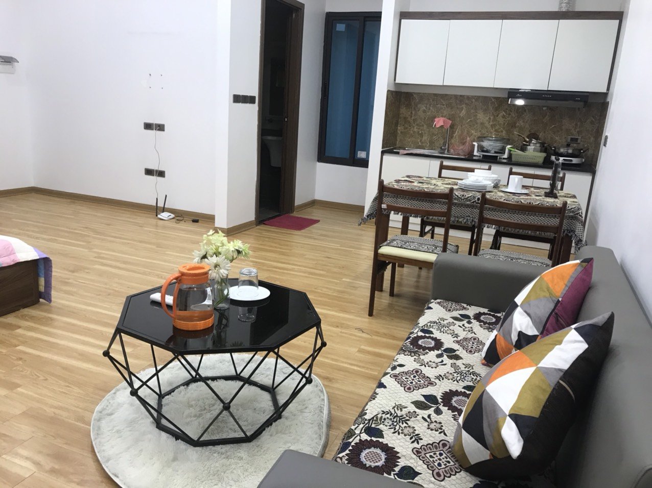 Cho thuê căn hộ cao cấp 2 mặt thoáng 60m2 tại Giang Văn Minh chỉ 9tr đồng 8