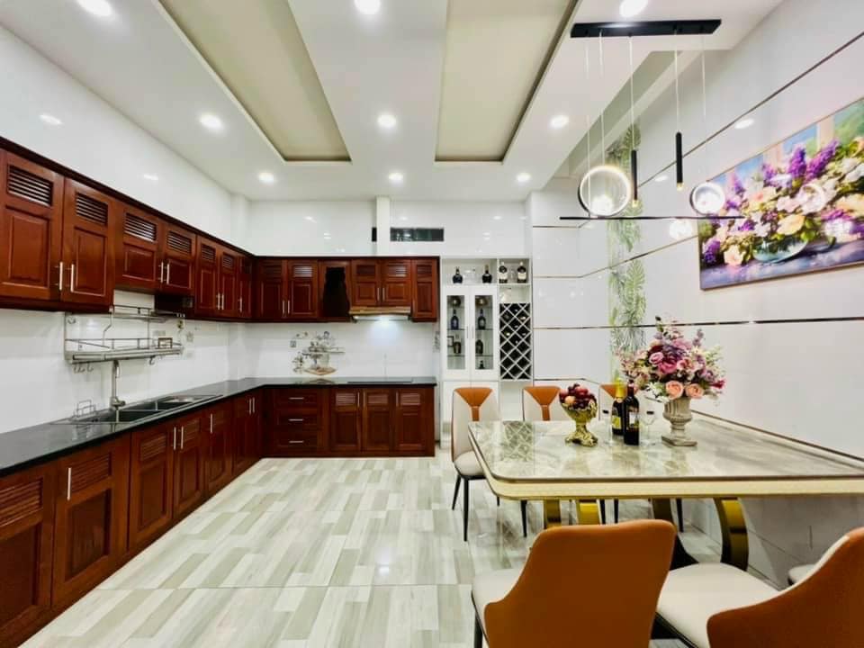 NHÀ ĐẸP ĐÓN TẾT! Bán Nhà 3 Tầng Trần Quang Diệu, Q3, 70m2 (5.2x13.5m), 8.2 Tỷ 2