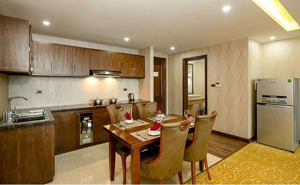 Bán apartment Tô Ngọc Vân, vị trí vip nhất phố, DT 55m2, 7 tầng, doanh thu 70tr/tháng, 15.3 tỷ 2