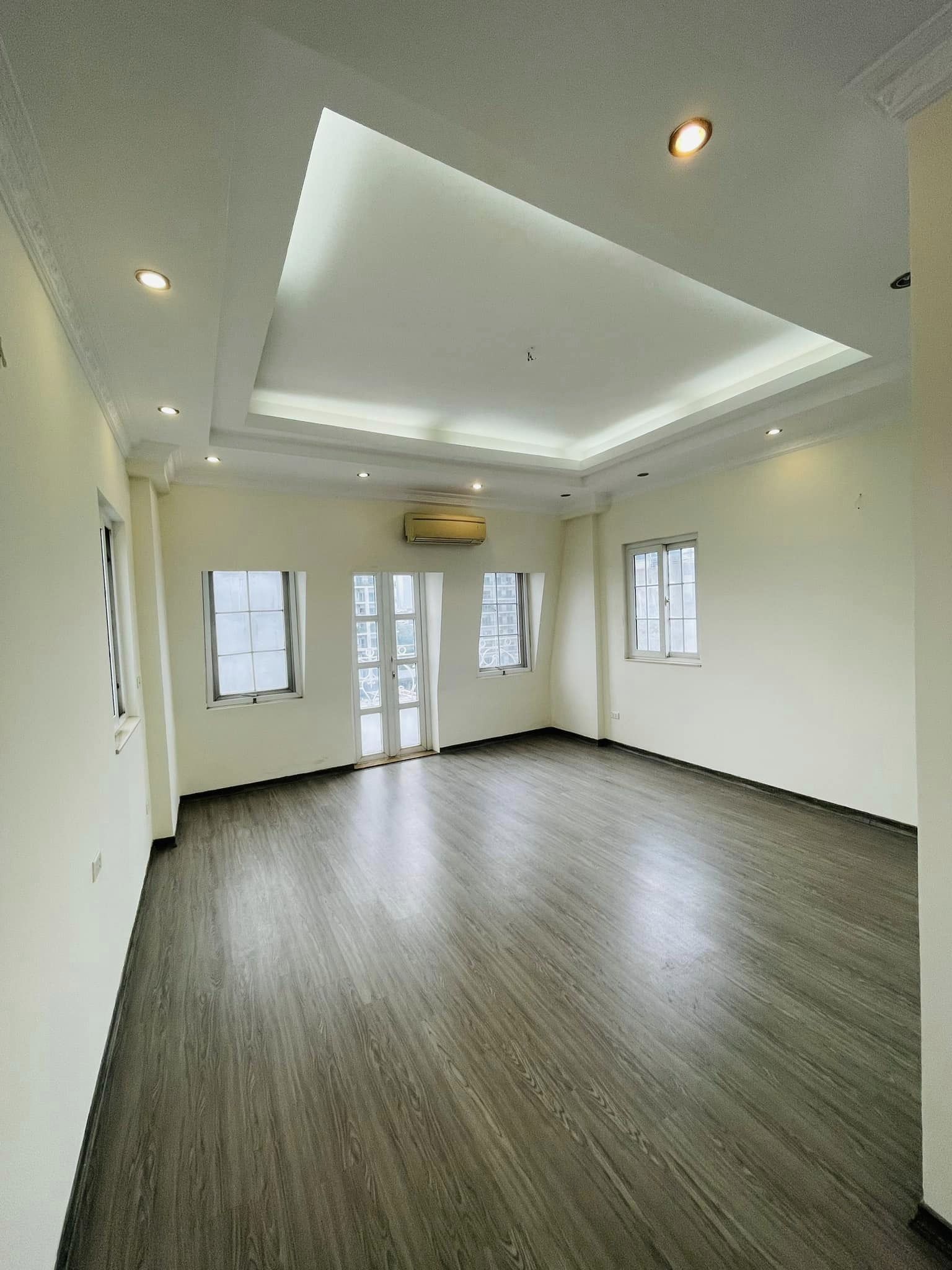 Bán tòa nhà 8 tầng phố Thụy Khuê, view biển lớn, thang máy, KD đỉnh, DT 64m2, giá 30.8 tỷ 3