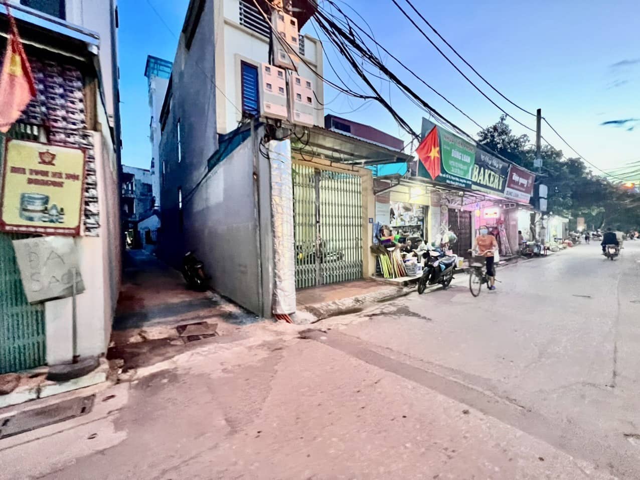 Cần bán Nhà mặt tiền đường Lệ Mật, Phường Việt Hưng, Diện tích 59m², Giá 8.5 Tỷ 2