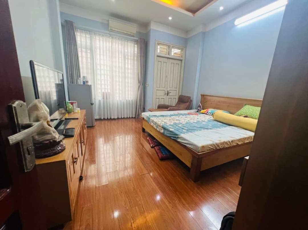 Bán nhà Khúc Thừa Dụ Cầu Giấy DT 52m2 5T MT 4.1m 11.2 tỷ ô tô. 4
