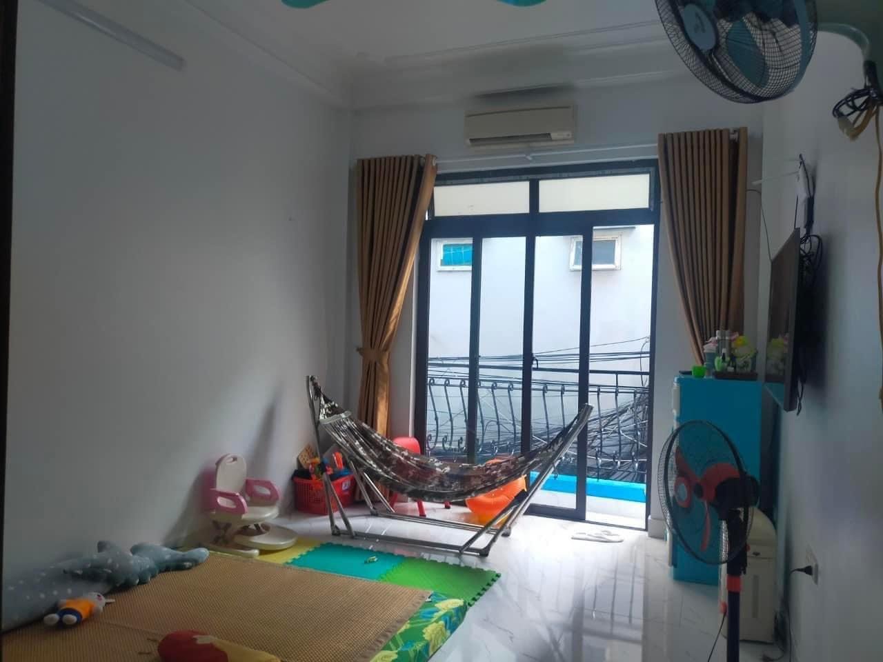 Chủ cần bán căn nhà 43m2 tại Hoàng Hoa Thám, mặt ngõ thông kinh doanh sầm uất 5