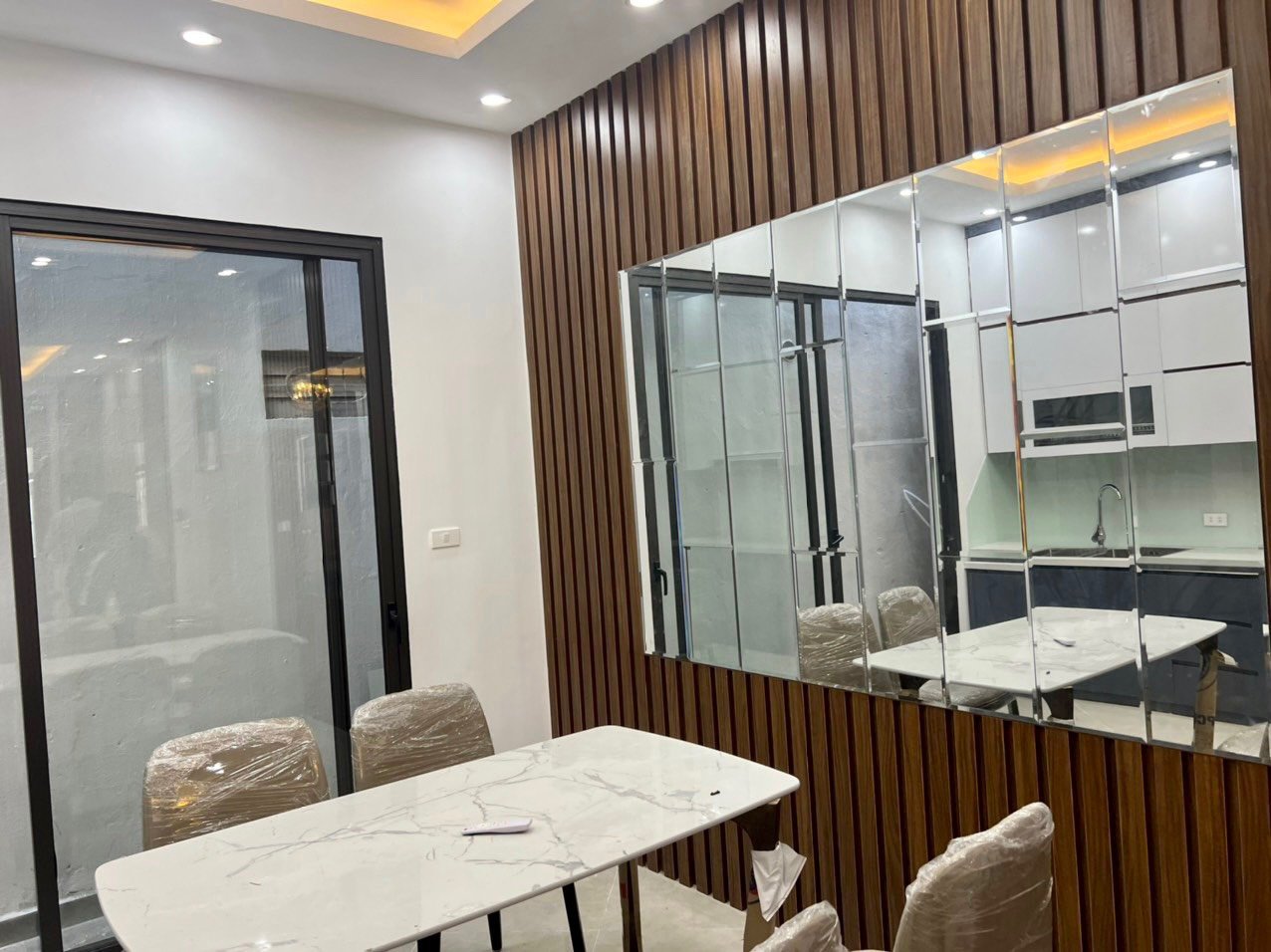 Cần bán Nhà mặt tiền đường 1, Phường Thạch Bàn, Diện tích 63m², Giá 5.500.000.000 Tỷ 5