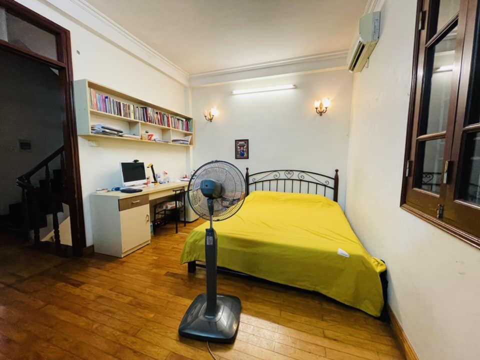 Cần bán Nhà mặt tiền đường Mai Dịch, Phường Mai Dịch, Diện tích 42m², Giá 6 Tỷ 5
