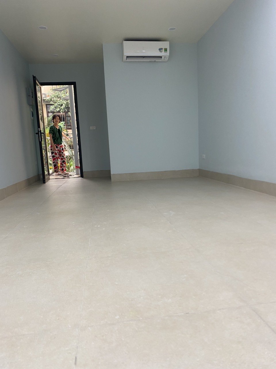 Cho thuê Nhà mặt tiền đường Hoàng Hoa Thám, Phường Ngọc Hà, Diện tích 30m², Giá Thương lượng 5