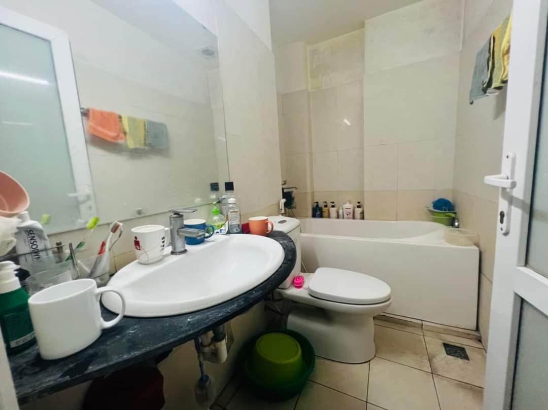 Bán nhà Khúc Thừa Dụ Cầu Giấy DT 52m2 5T MT 4.1m 11.2 tỷ ô tô. 5