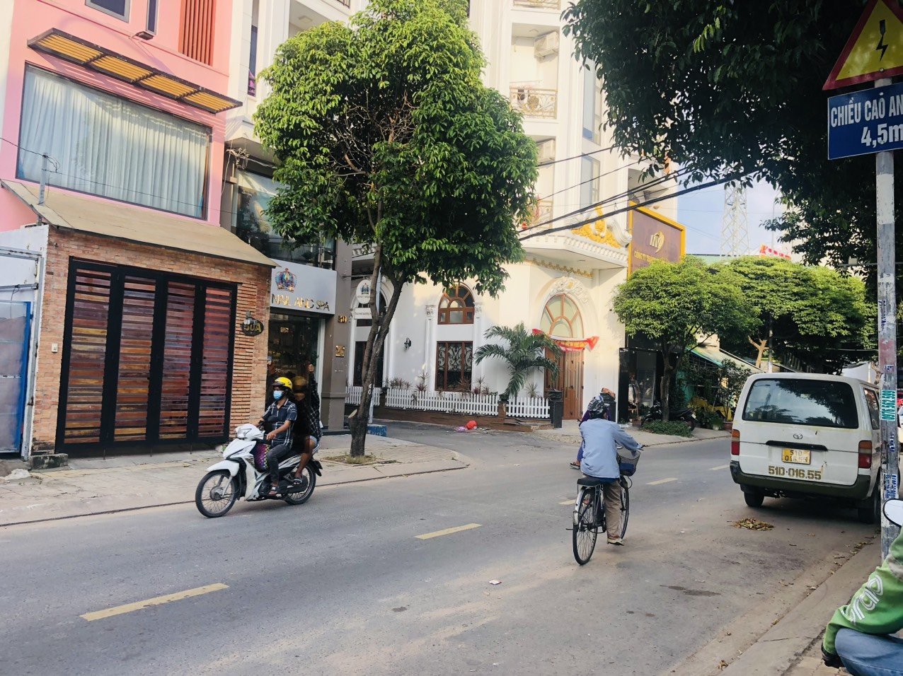 Bán lô đất mặt tiền đường Nguyễn Bình Khiêm, phường 1, Gò Vấp, sát đường Phạm Văn Đồng