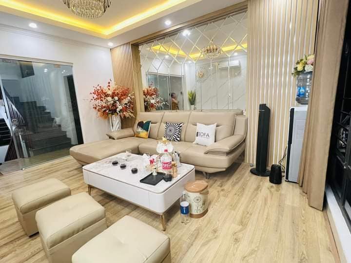 Cần bán Căn hộ chung cư đường Nguyễn Văn Cừ, Phường Gia Thụy, Diện tích 91m², Giá 3.39 Tỷ 3