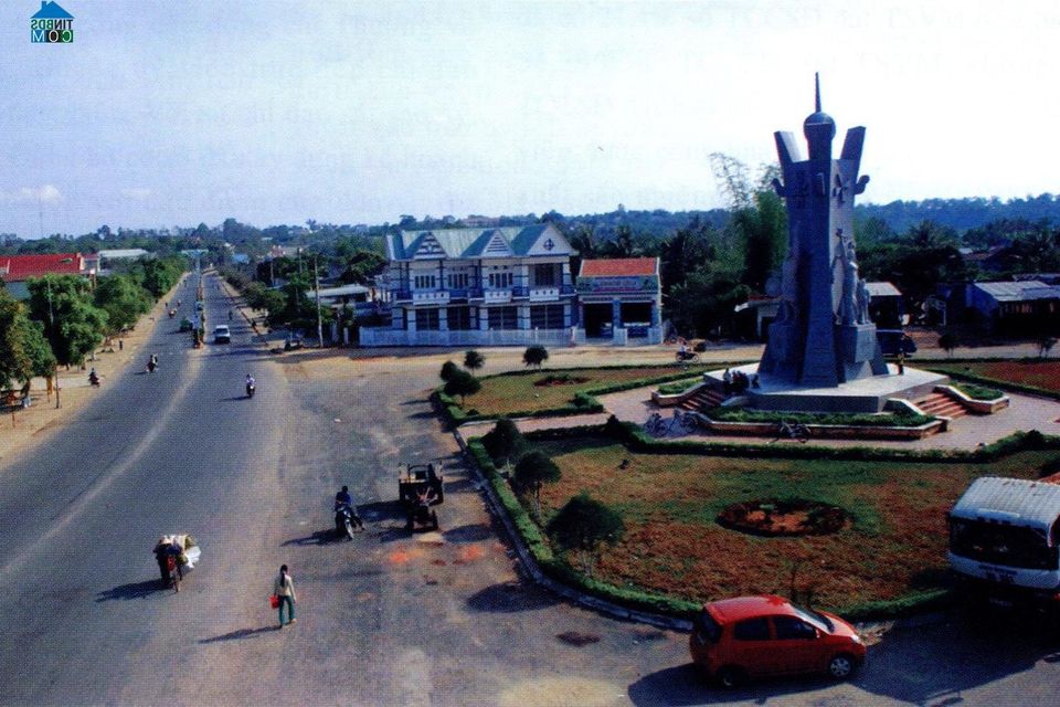 Sập hầm! Bán lấy vốn lô DT 181m2 đường Hùng Vương, gần trường Nguyễn Huệ, Tt Đăk Hà giá 615 triệu