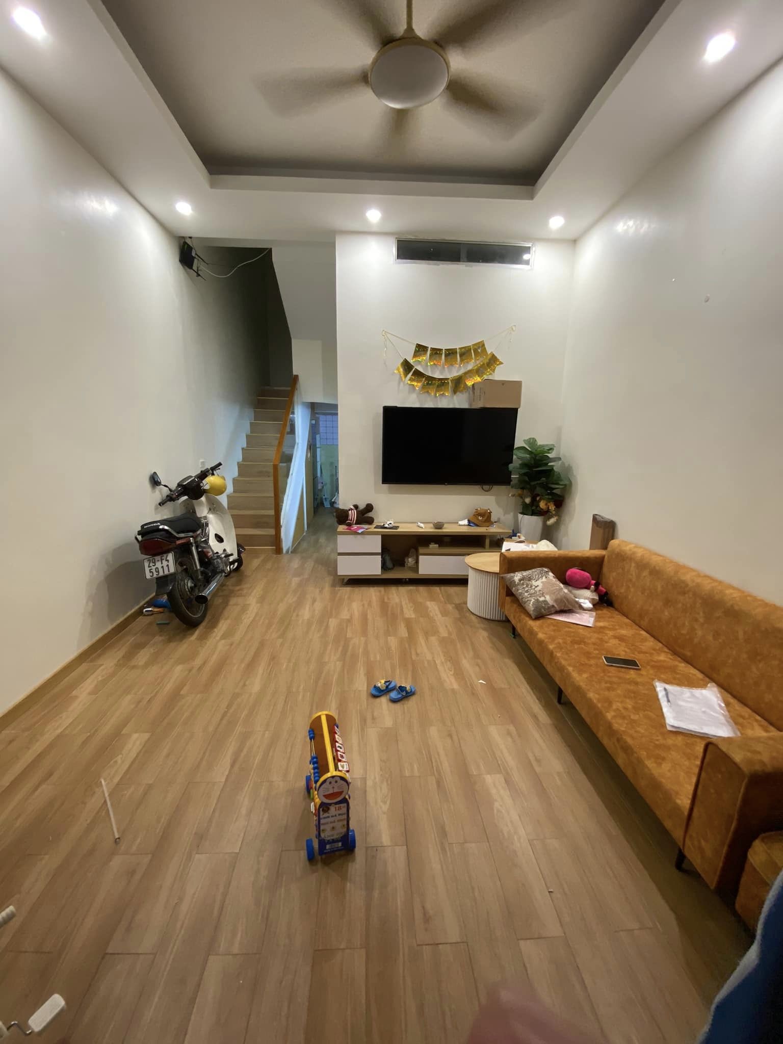 Chính Chủ bán nhà Trần Phú Hà Đông 40m2 MT 4.1 m 6 tỷ ô tô nở hậu