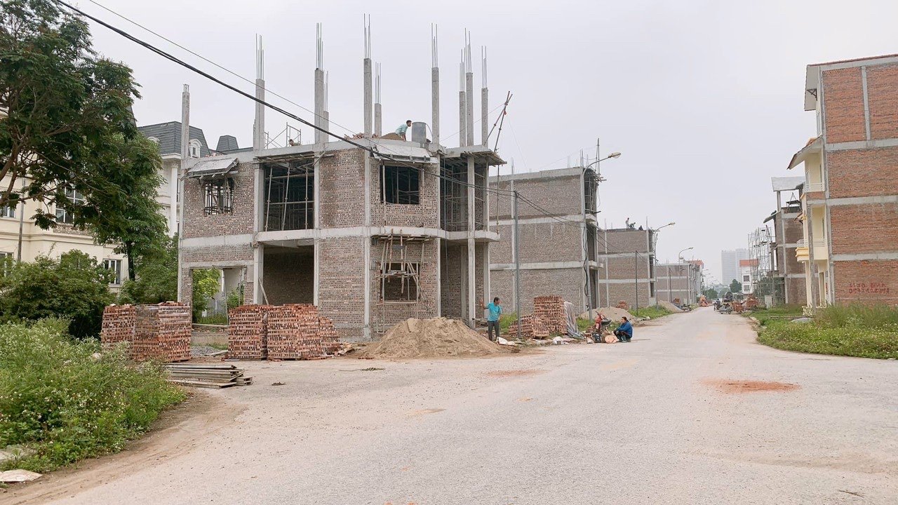 Chính chủ bán căn LK B15 dự án cienco5 Hoàng Quốc Việt Tân Lập, giá 4.65 tỷ nhà hoàn thiện ngoài 7