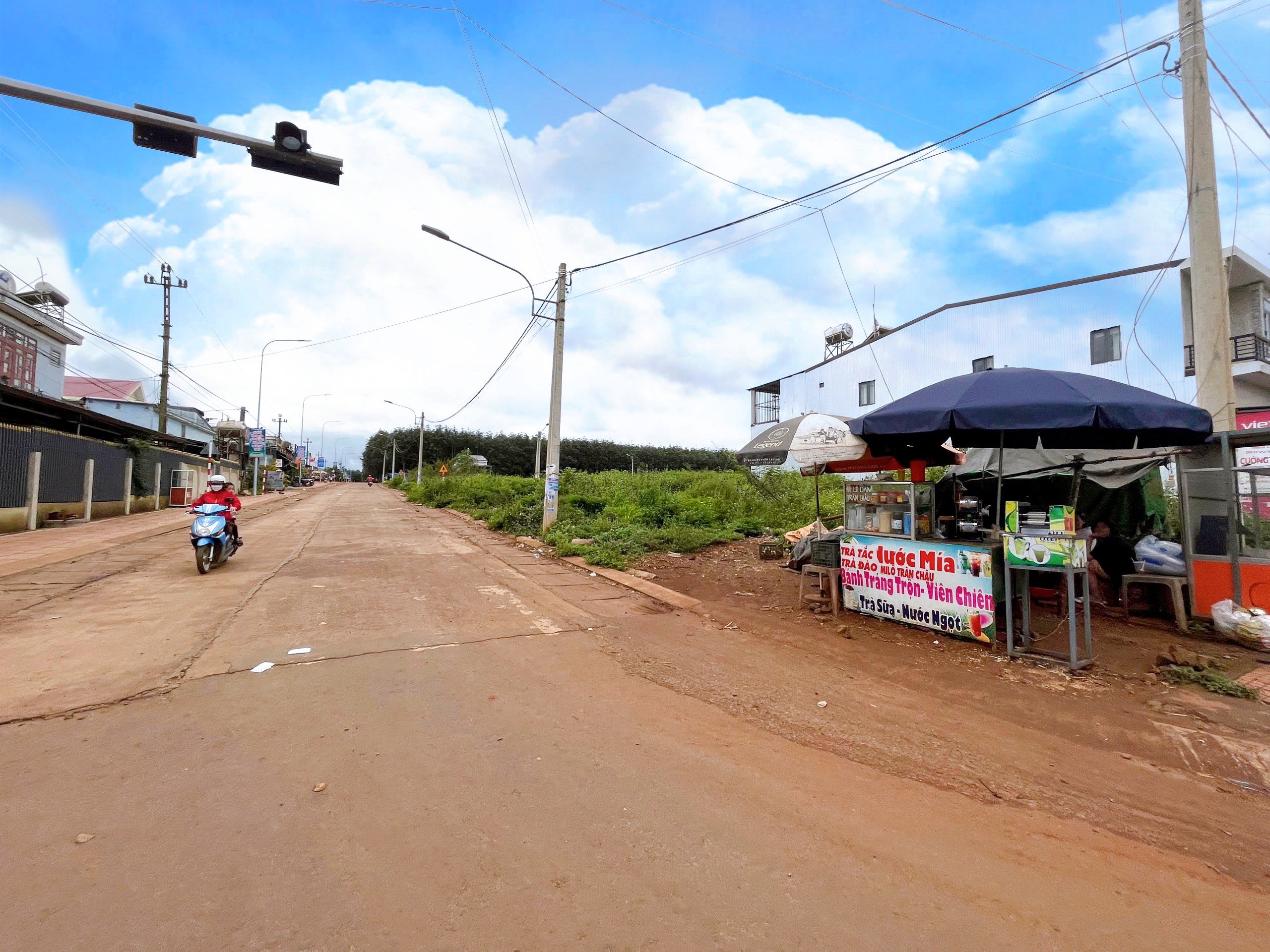 Đất nền sổ đỏ, hàng hiếm cho quý nhà đầu tư vào cuối năm 2022, tại trung tâm mới Krong Năng 7