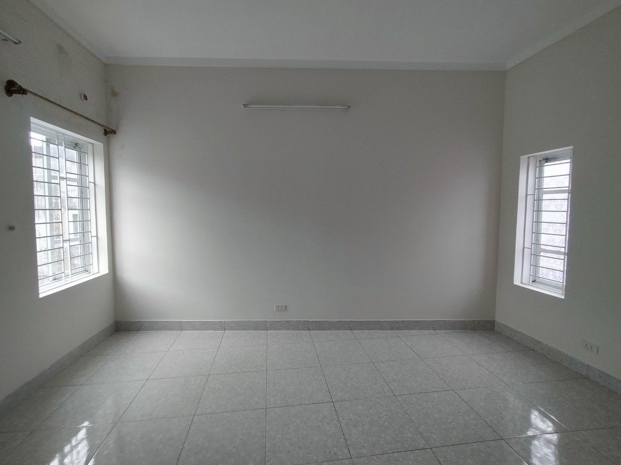 Bán nhà Ngô Gia Tự,Long Biên, 46m,3 tầng,3 ngủ,ở ngay, chỉ 2 tỷ hơn 3