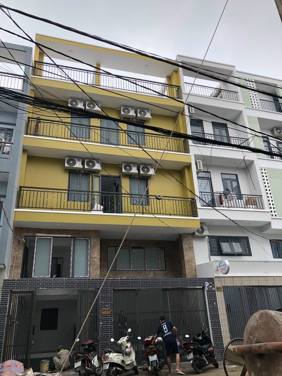 Bán CHDV ngay ĐH văn lang , dương quảng hàm , dt 146m2 , giá 25 tỷ 2