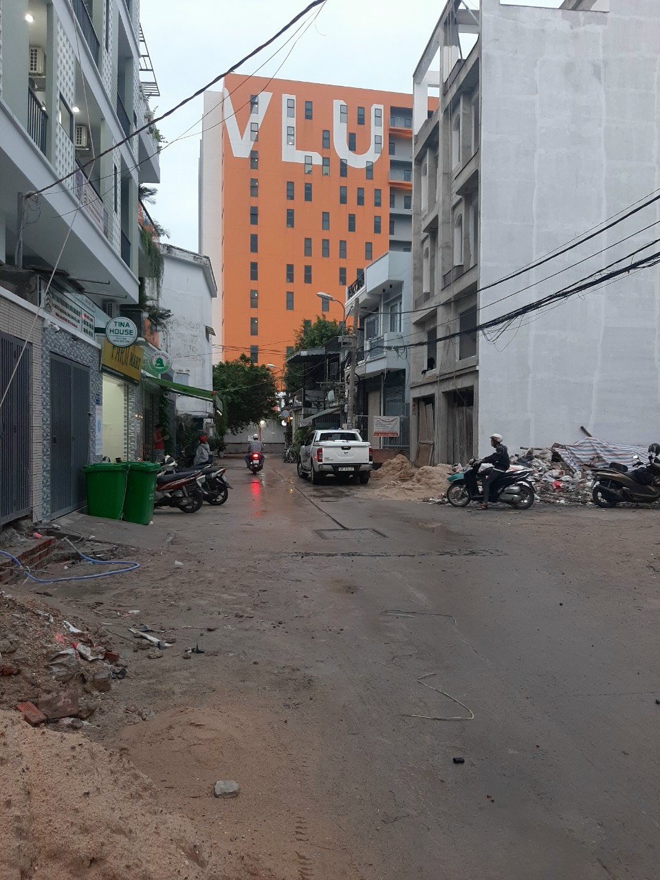 Bán CHDV ngay ĐH văn lang , dương quảng hàm , dt 146m2 , giá 25 tỷ 3