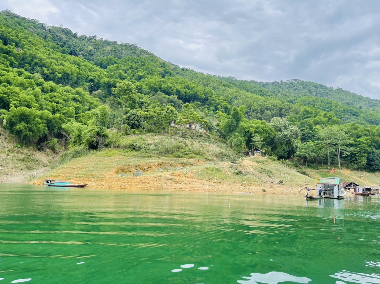 Hồ Hoà Bình nơi phát triển du lịch bậc nhất phía tây Hà Nội 7