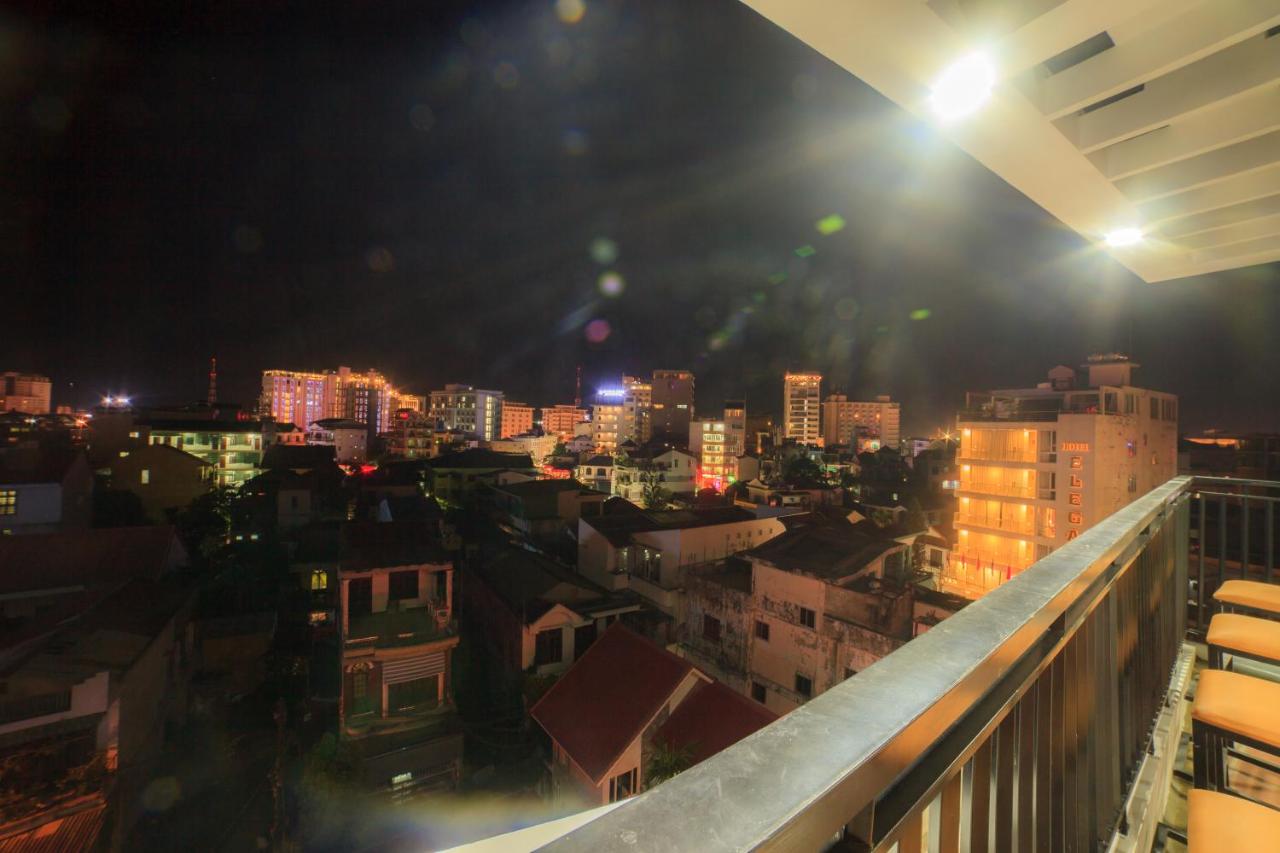 Bán khách sạn TP Huế, phố Võ Thị Sáu,195m2 x 6 tầng, thang máy, có 30 phòng cho thuê (miễn TG) 4