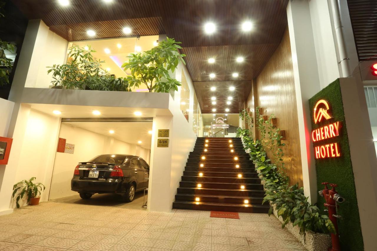 Bán khách sạn TP Huế, phố Võ Thị Sáu,195m2 x 6 tầng, thang máy, có 30 phòng cho thuê (miễn TG) 1