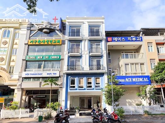 Bán  hoặc cho thuê nguyên toà căn hộ dịch vụ cao cấp vị trí đẹp tại Phú Mỹ Hưng, 35 Cao Triều Phát