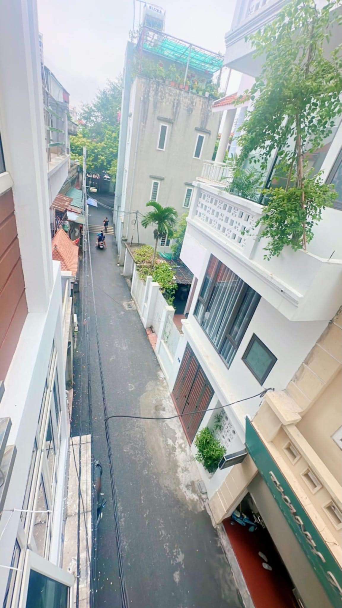 Bán nhà Hoa Lâm, Việt Hưng, oto thông rộng, gần phố tiện ích, 42m2x 5 tầng, 5 tỷ 4 2