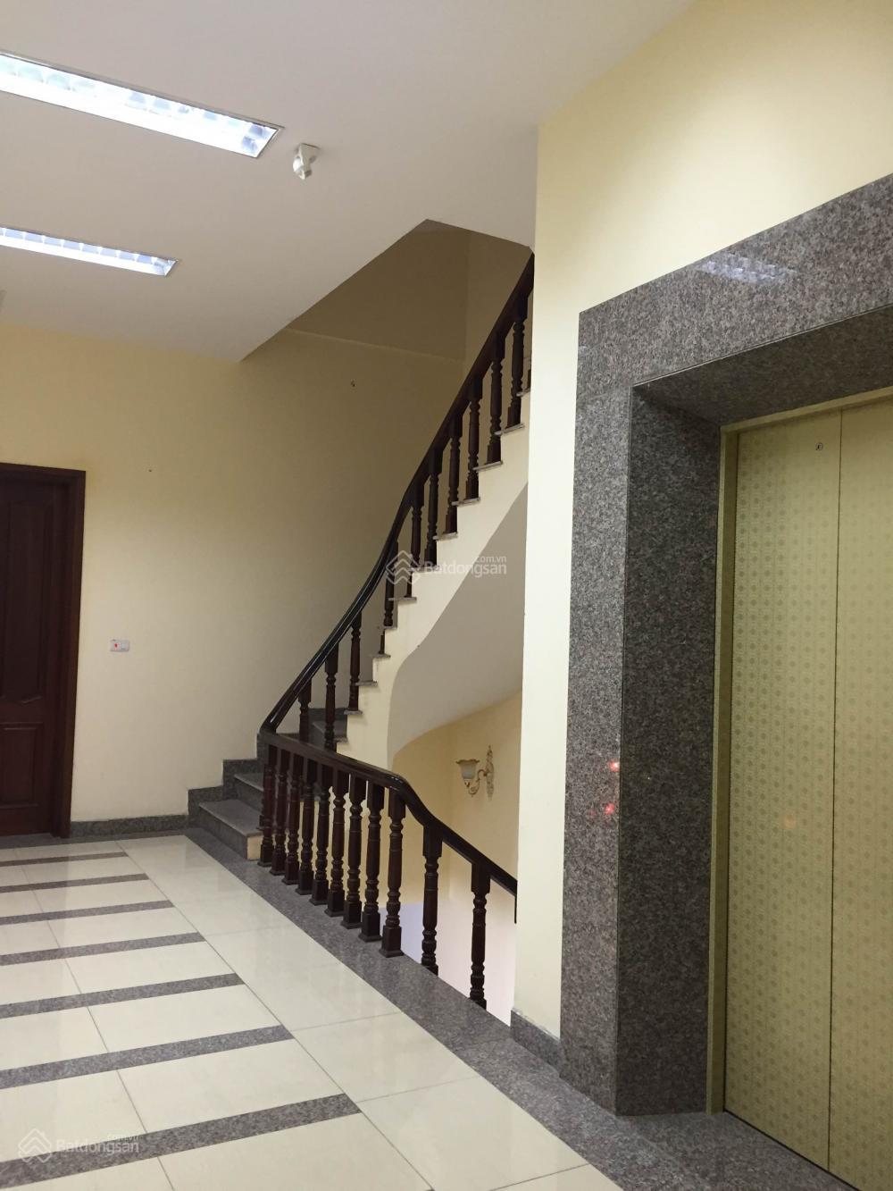 Cho thuê nhà thang máy xây mới tại mặt phố Minh Khai, DT 90m2 x 6 tầng, MT 5m, thông sàn, giá 70tr
