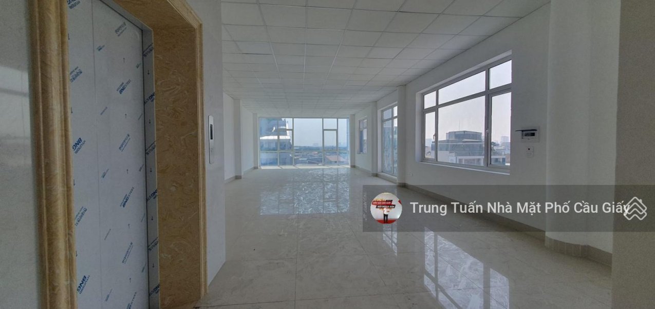 Bán Tòa nhà kinh doanh văn phòng 150m2 mặt phố Nguyễn Văn Cừ 10 tằng thang máy dòng tiền 200tr/th 3